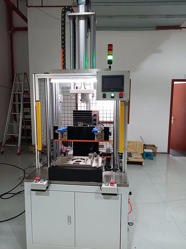 定轉(zhuǎn)子合裝機